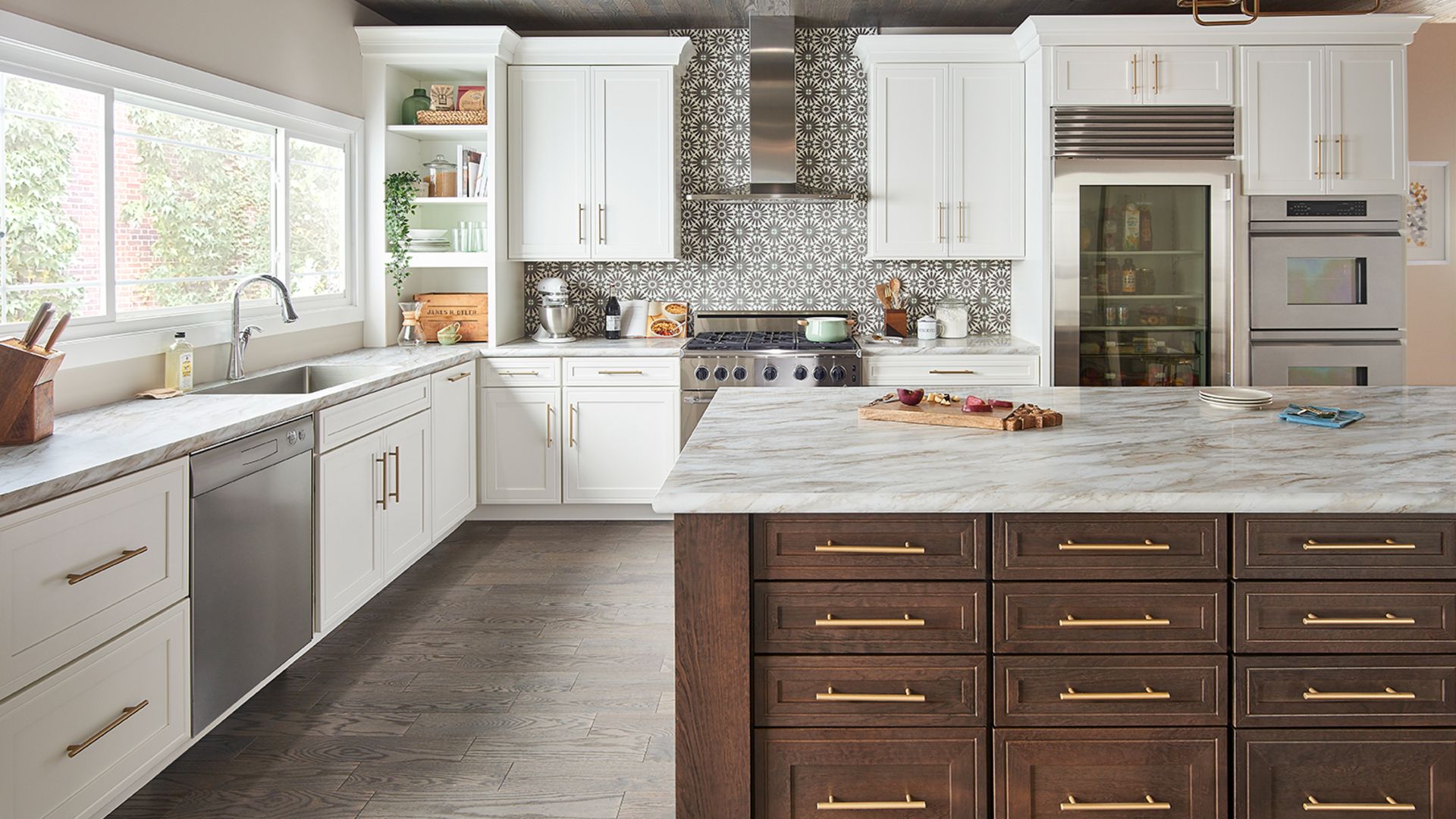 Garrison_Maple_White_Garrison_Cherry_Slate_Kitchen_Straight